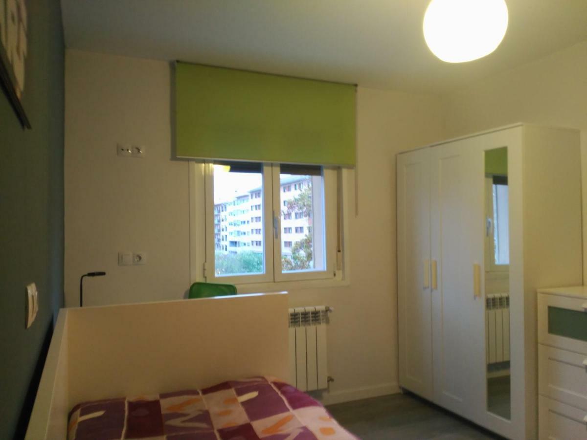 Apartamento Turistico Marcelo Celayeta At Cerca Del Centro Pamplona Bagian luar foto