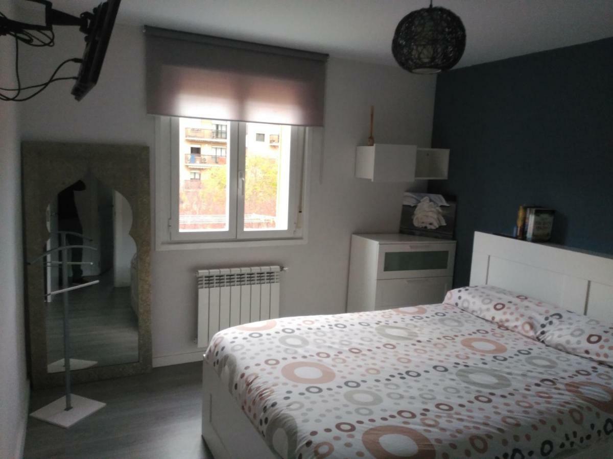 Apartamento Turistico Marcelo Celayeta At Cerca Del Centro Pamplona Bagian luar foto