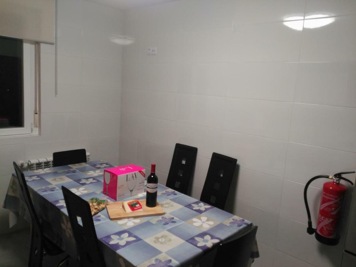Apartamento Turistico Marcelo Celayeta At Cerca Del Centro Pamplona Bagian luar foto